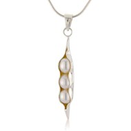 SILVER THREE PEARL PEAPOD PENDANT