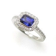 CLASSIC SAPPHIRE & DIAMOND ENGAGEMENT RING