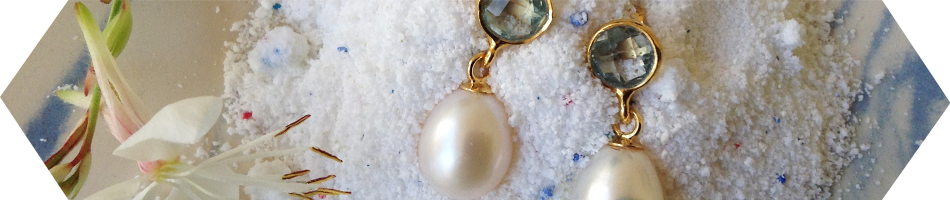 Earrings in silver, gold, some with pearls and gemstones - Argent of London